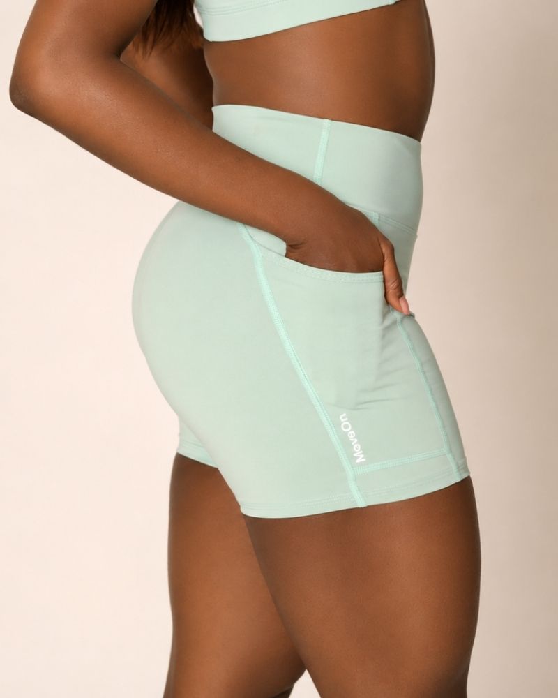 SWIFT SHORT VERDE MENTA